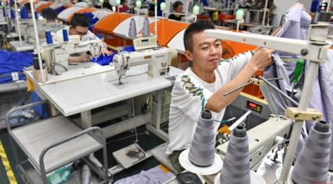 急招熟练缝纫工8000元（年轻人现在都不做这个了）  第1张