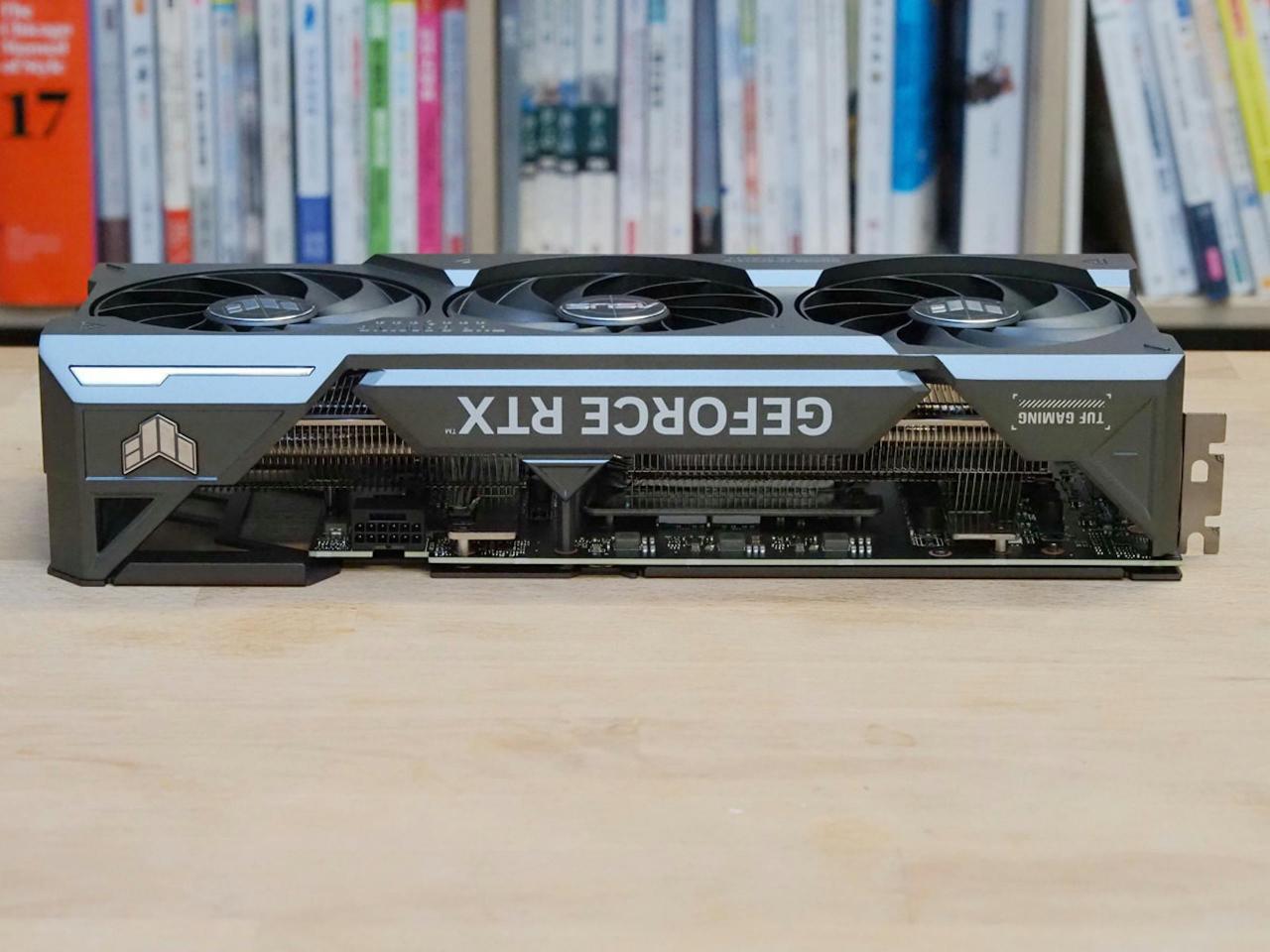 ASUS TUF Gaming RTX 4070 Ti Super显卡评测，又静又强真的钛Super
