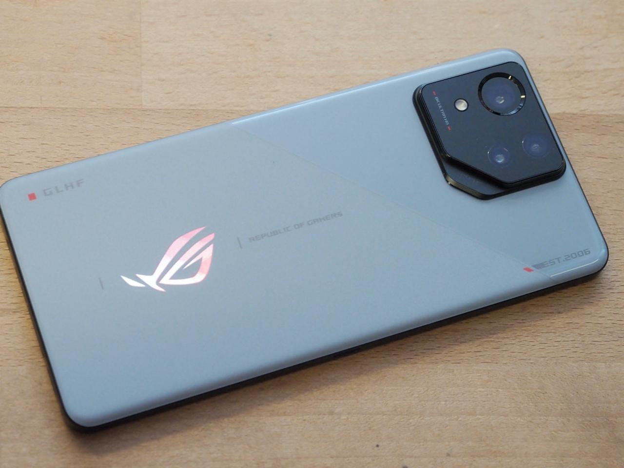 华硕ROG Phone 8标准版电竞手机评测，承袭电竞手机血统的轻薄与摄影进化全方位旗舰机