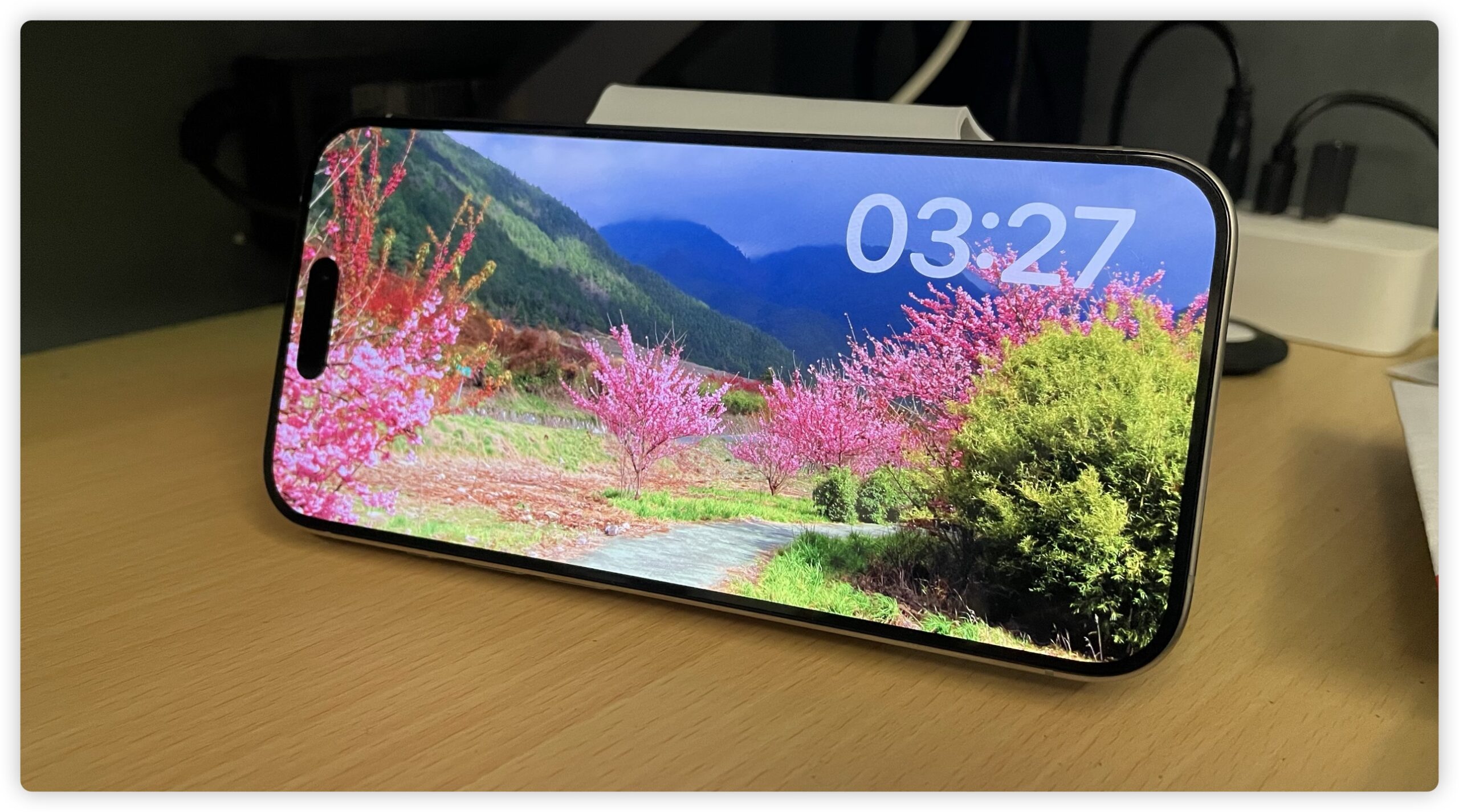 iPhone 待机模式 红色时钟 关闭