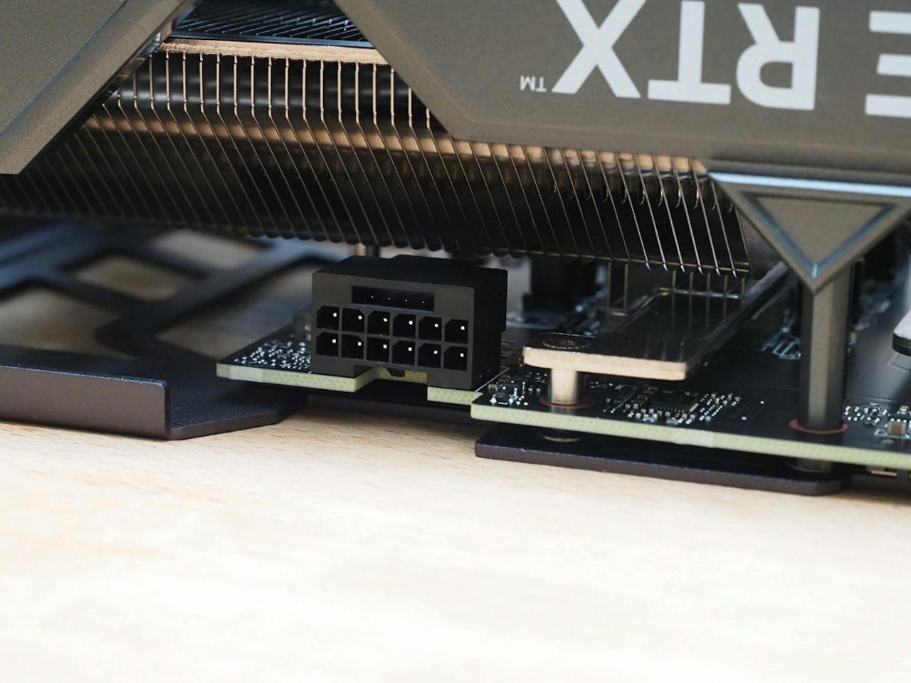 ASUS TUF Gaming RTX 4070 Ti Super显卡评测，又静又强真的钛Super