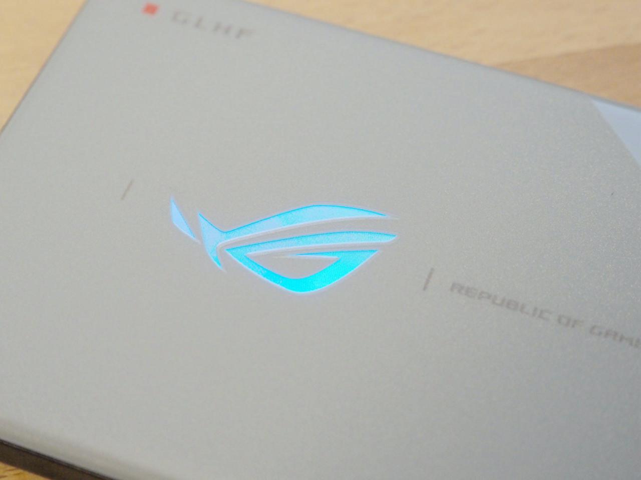 华硕ROG Phone 8标准版电竞手机评测，承袭电竞手机血统的轻薄与摄影进化全方位旗舰机