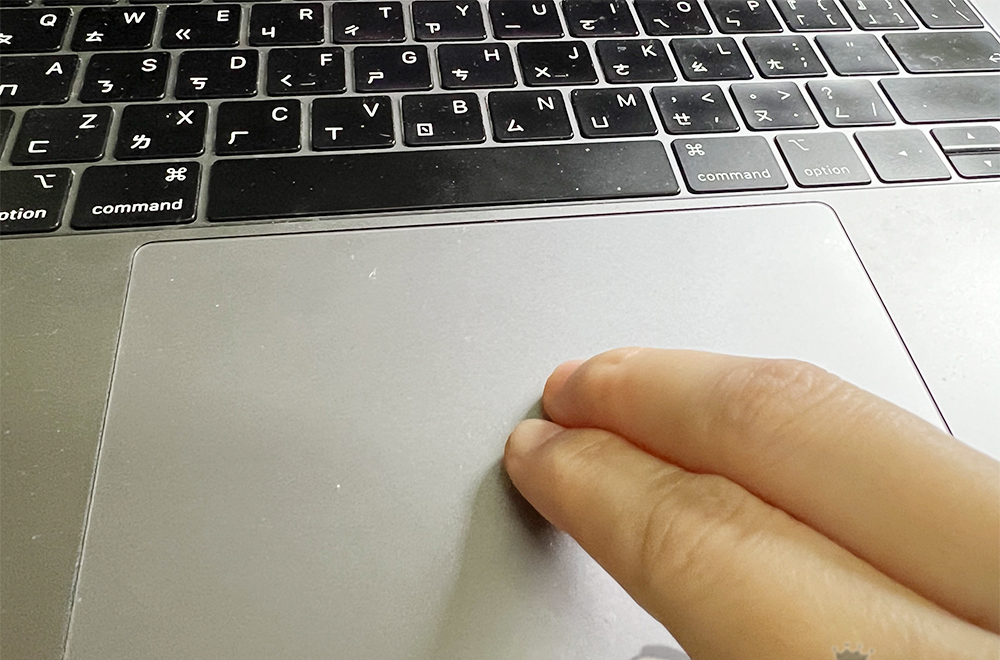 如何在 MacBook 的触摸板上“点击鼠标右键”？