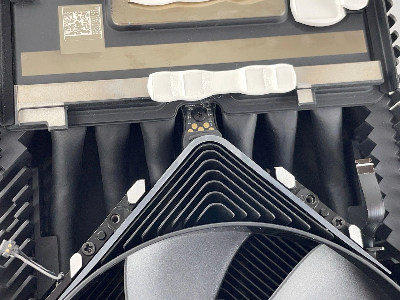 NVIDIA GeForce RTX 4080 SUPER FE 显卡评测开箱