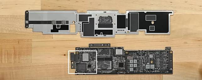 iFixit 拆解 M3 Macbook Air 揭示一项重要改变令 SSD 变快