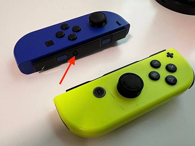 用 PlayStation、Switch、Xbox 游戏控制器玩 iPhone 模拟器