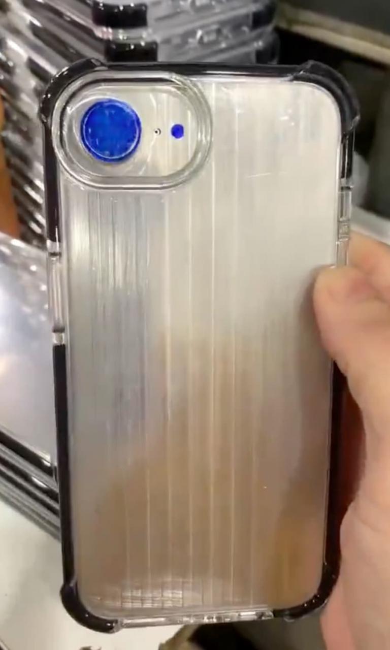 iPhone SE 4 机身背面镜头与保护壳画面