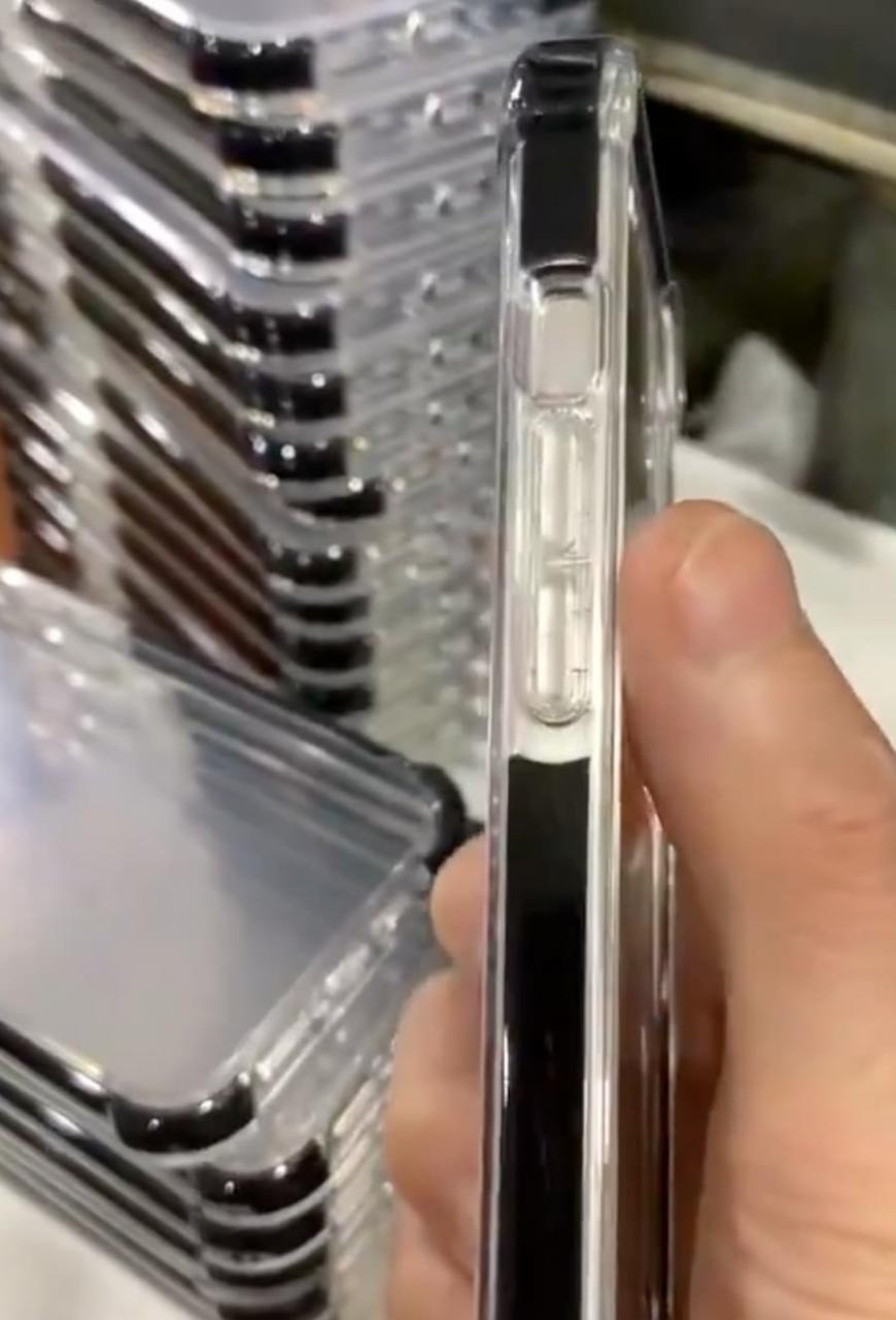 iPhone SE 4 保护壳侧边按钮画面