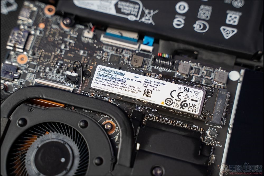 MSI Stealth 14 Studio A13V 开箱 - 30