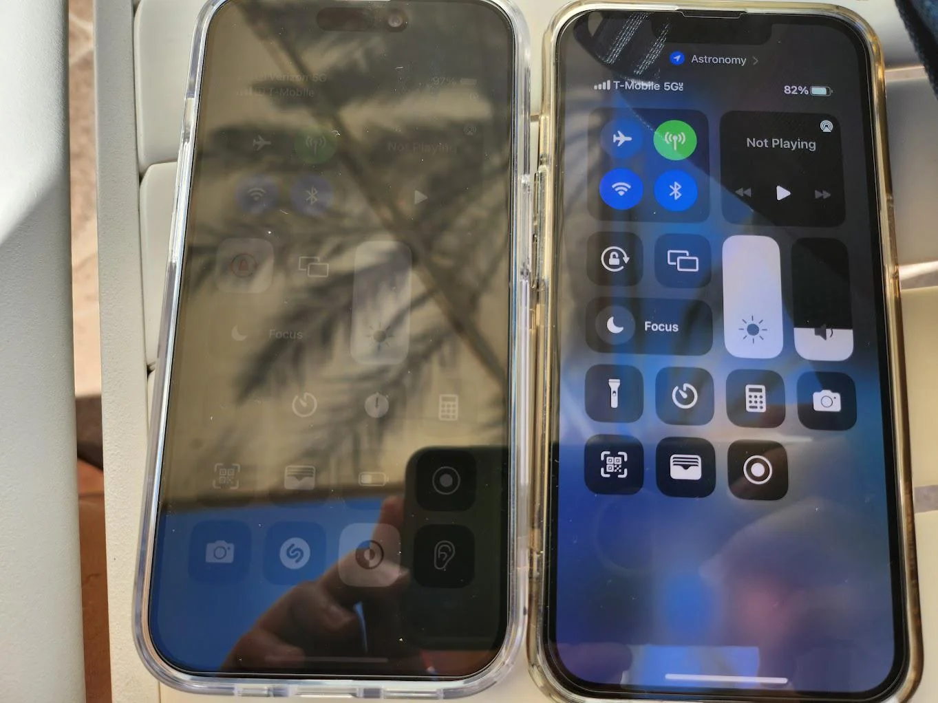 iPhone 15 iPhone 16 亮度比较