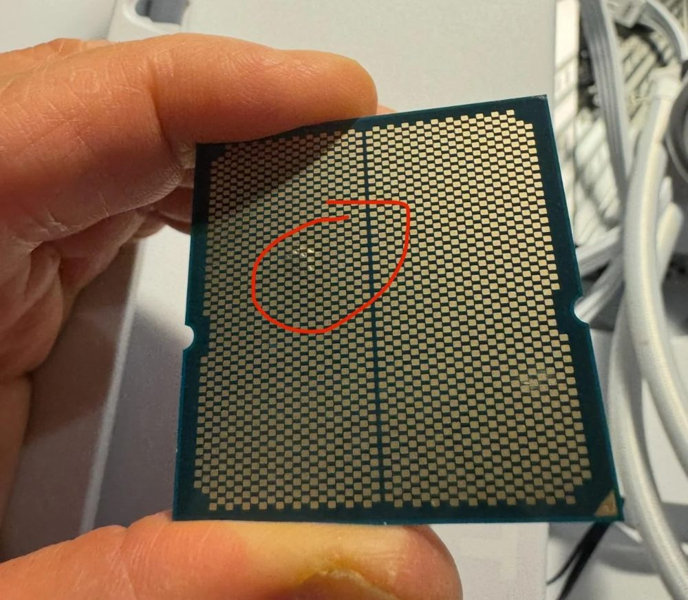 网友玩游戏时AMD Ryzen 9 9950X3D突然烧毁，仅使用三周