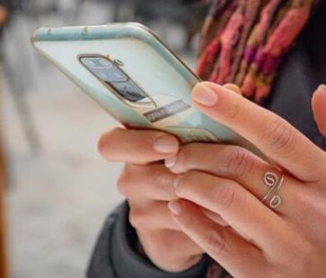 怎么用手机赚钱一天挣200元？分享两个每天可以赚200元的方法