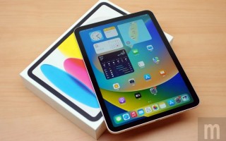换上全新面貌、更多配色的第10代IPad，主打便利数字学习、内容观看等应用