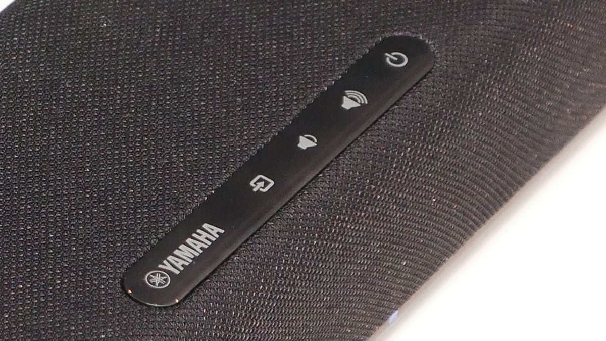 Yamaha 的 Soundbar 系列一向都表现出色，相当受欢迎，今次就在带来了最新的 SR-C30A 短身 Soundbar，配搭了薄身的无线超低音，相当适合空间有限的用家，也迎合了现时居家娱乐的需要。