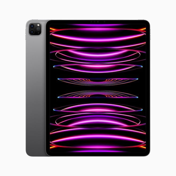 全新M2晶片 iPad Pro 四大升級重點懶人包 與前代規格比較 2 Apple iPad Pro space gray 2up 221018