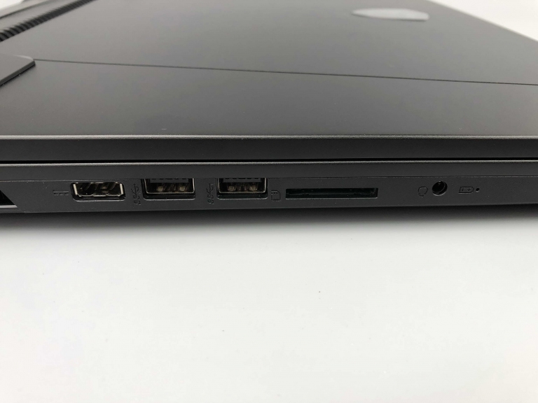 MSI TITAN GT77 12UHS-012TW实测开箱，史上最强完全制霸游戏战场17.3吋电竞笔电！-第56张图片-苹果试玩