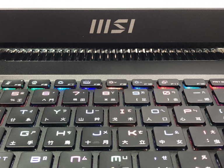 MSI TITAN GT77 12UHS-012TW实测开箱，史上最强完全制霸游戏战场17.3吋电竞笔电！-第62张图片-苹果试玩