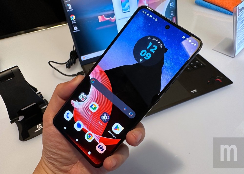 聯想以ThinkPad筆電為發想,讓手機、筆電能有更高整合連動效益的ThinkPhone簡單玩 -