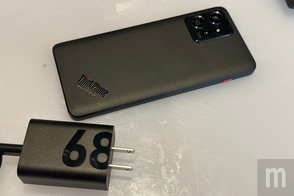 聯想以ThinkPad筆電為發想,讓手機、筆電能有更高整合連動效益的ThinkPhone簡單玩 -
