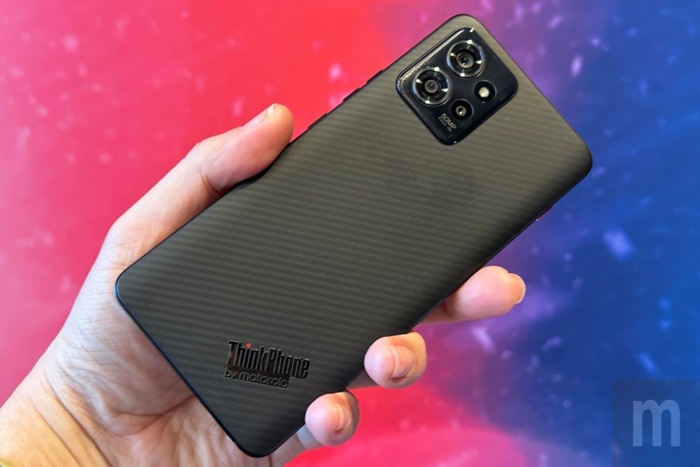 聯想以ThinkPad筆電為發想,讓手機、筆電能有更高整合連動效益的ThinkPhone簡單玩 -